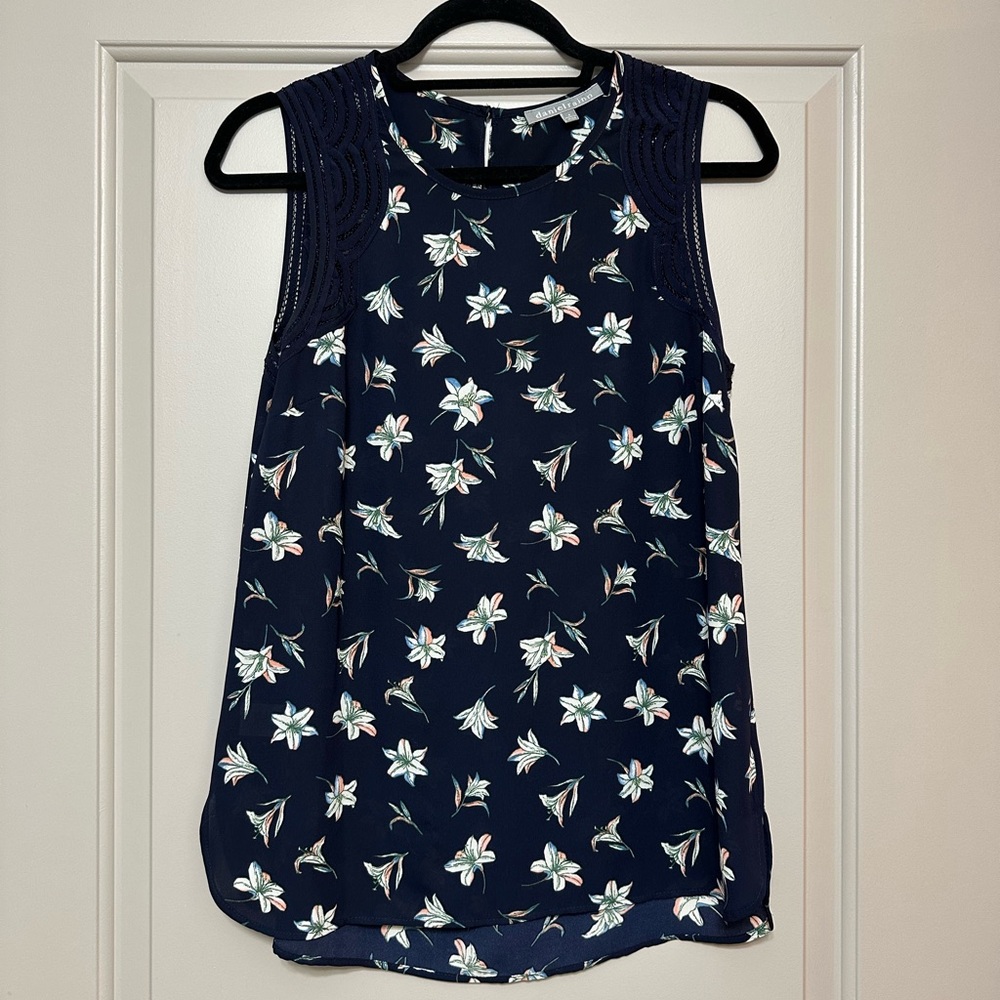 Daniel Rainn Blue Sleeveless Floral Blouse